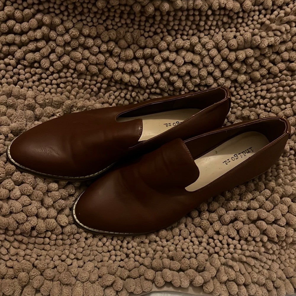 Casual shoes
Brown color
size 9 1/2